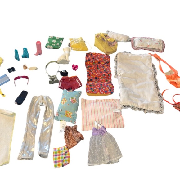 Barbie Accessories Bundle - Picture 5 of 8